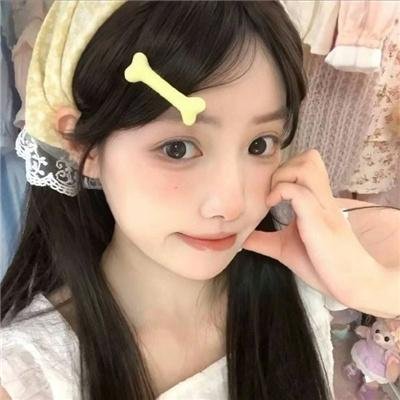 贝蒂娜 海报